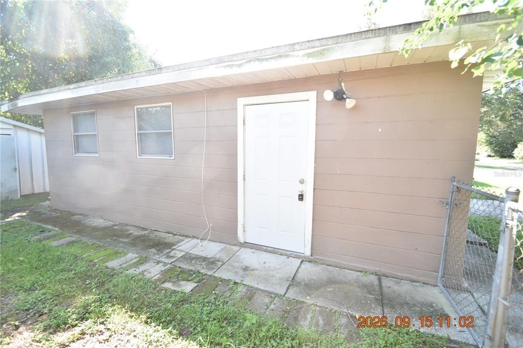 3201 30th Street N - Photo 2