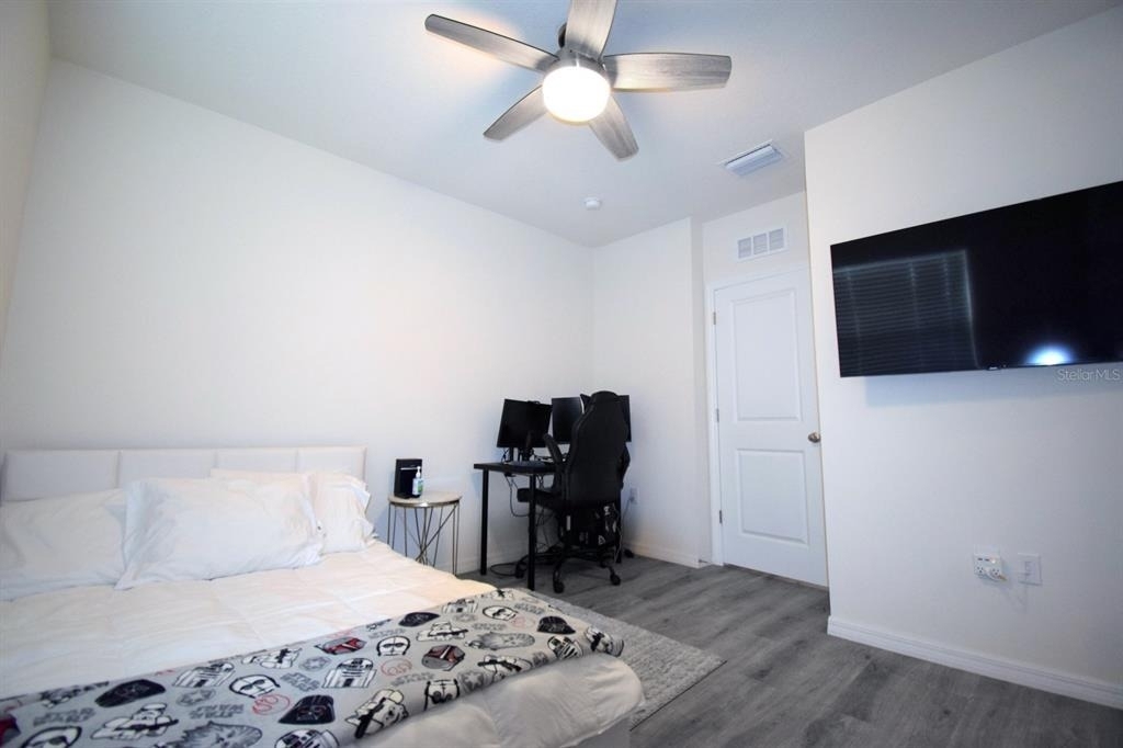8644 Falling Blue Place - Photo 18