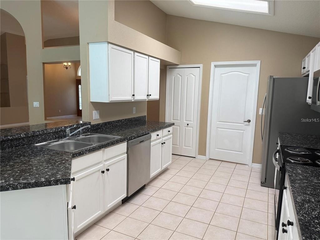 10609 Chambers Drive - Photo 8