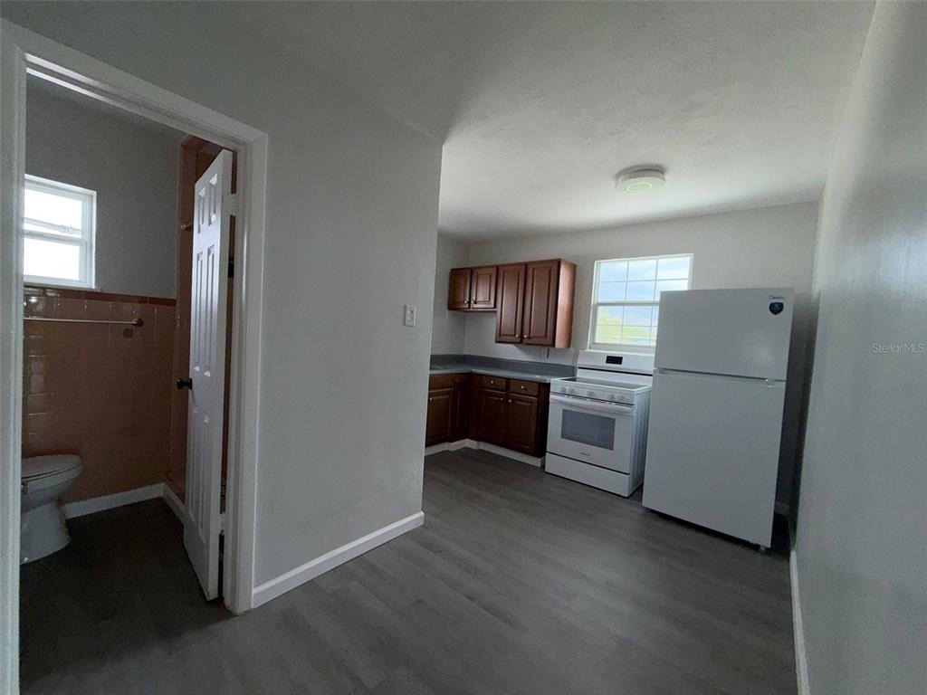 2400 25th Street N - Photo 7