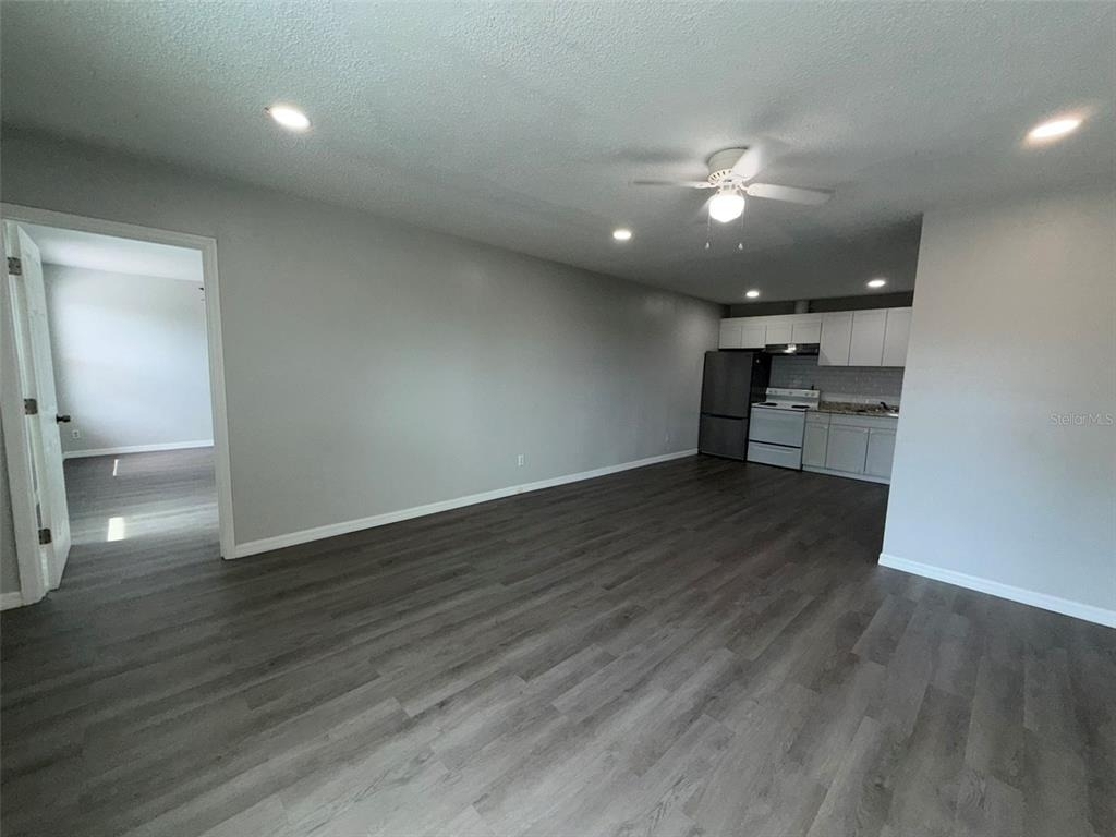 2400 25th Street N - Photo 4