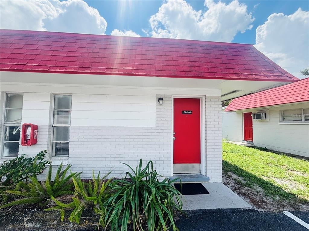 1309 Morris Park - Photo 1