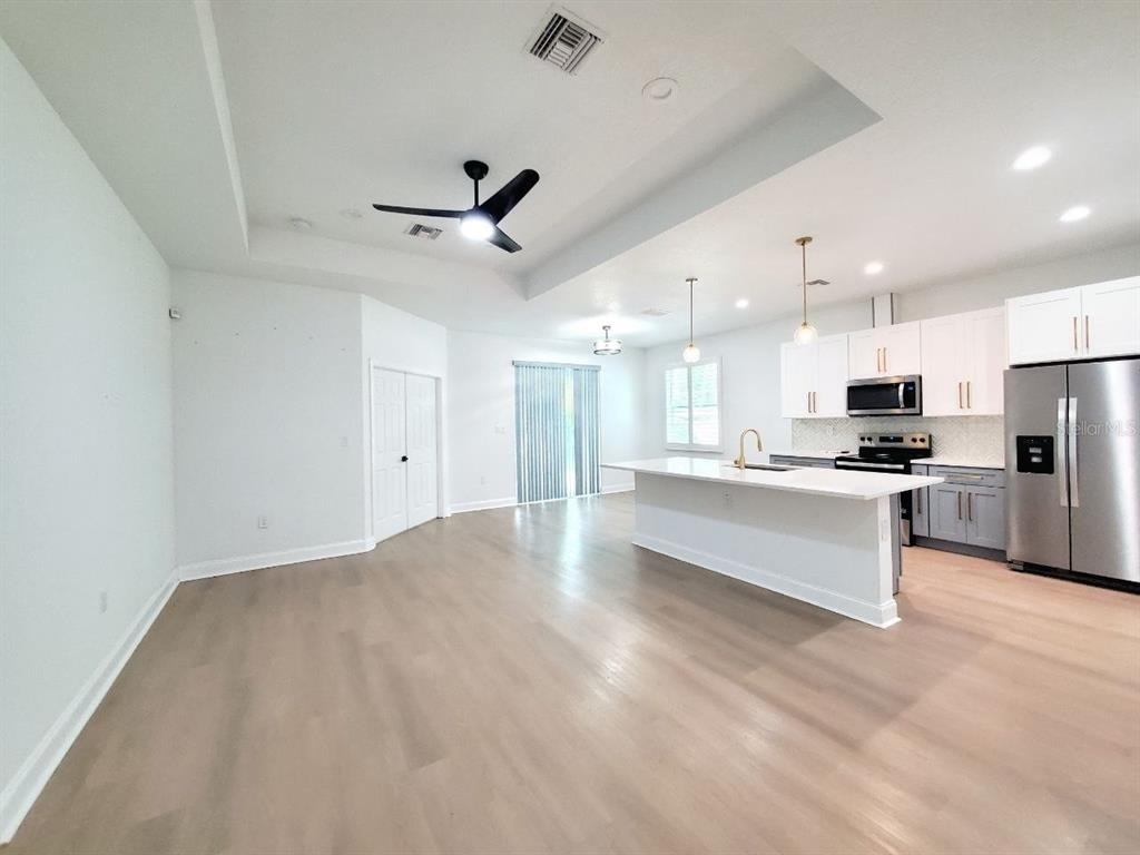 2616 E Cayuga Street - Photo 2