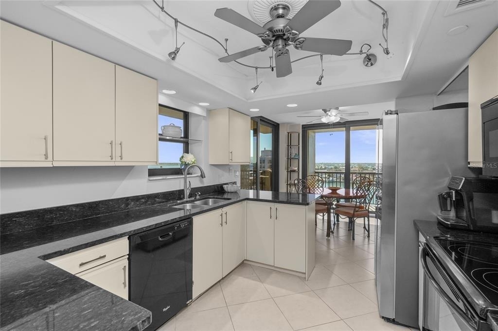1660 Gulf Boulevard - Photo 2