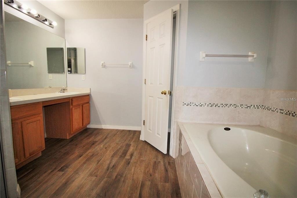 222 Churchill Court - Photo 11