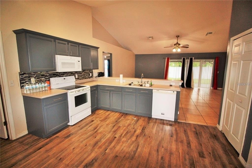 222 Churchill Court - Photo 1