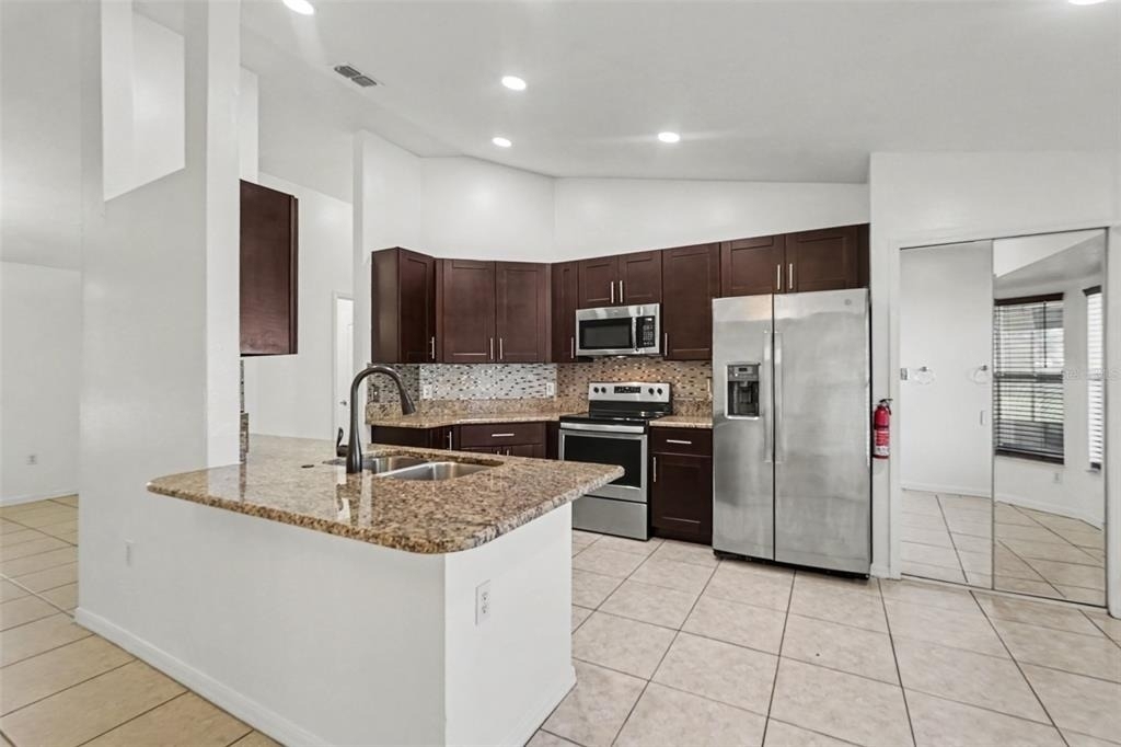 131 Eureka Avenue Ne - Photo 2