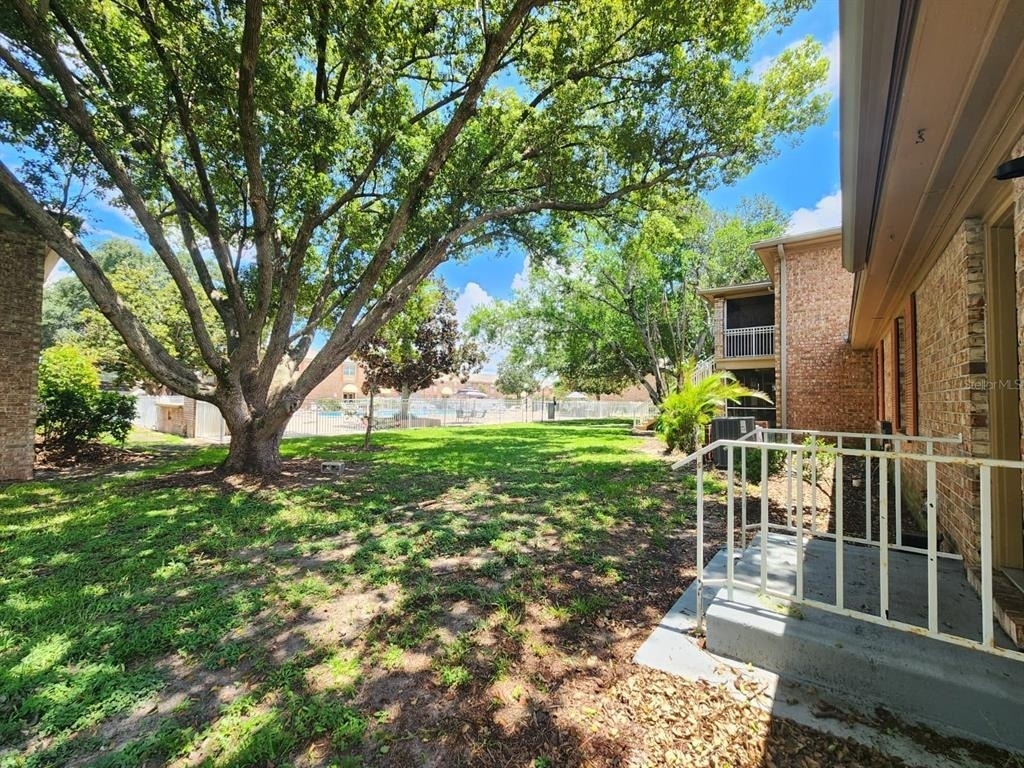 416 Banyon Tree Circle - Photo 22