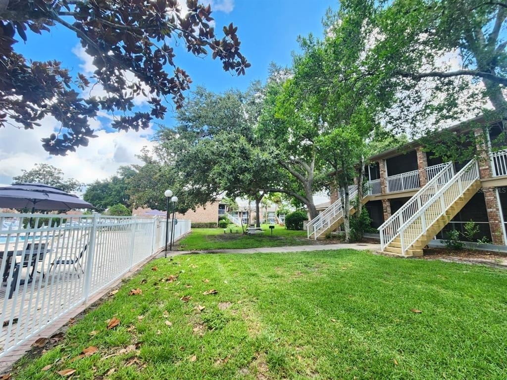 416 Banyon Tree Circle - Photo 4