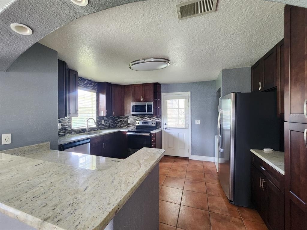 416 Banyon Tree Circle - Photo 5