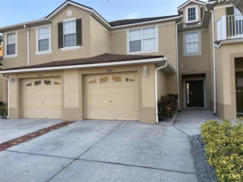 3016 Ashland Lane S - Photo 0
