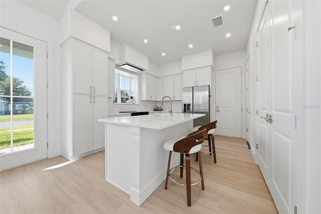 1605 Bryn Mawr Street - Photo 8