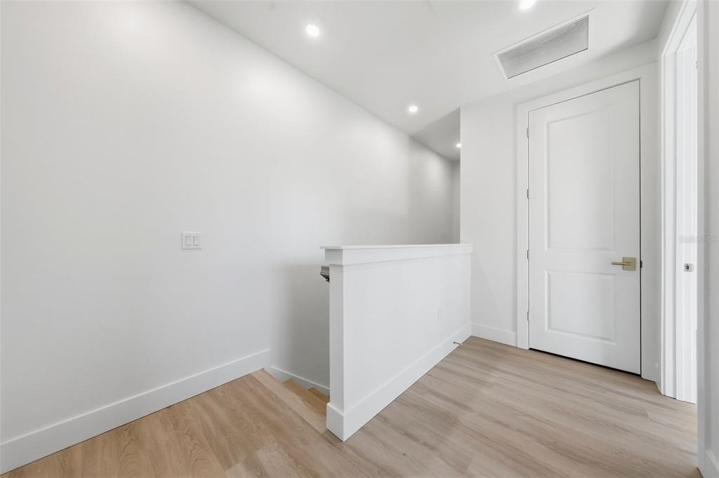 1605 Bryn Mawr Street - Photo 33