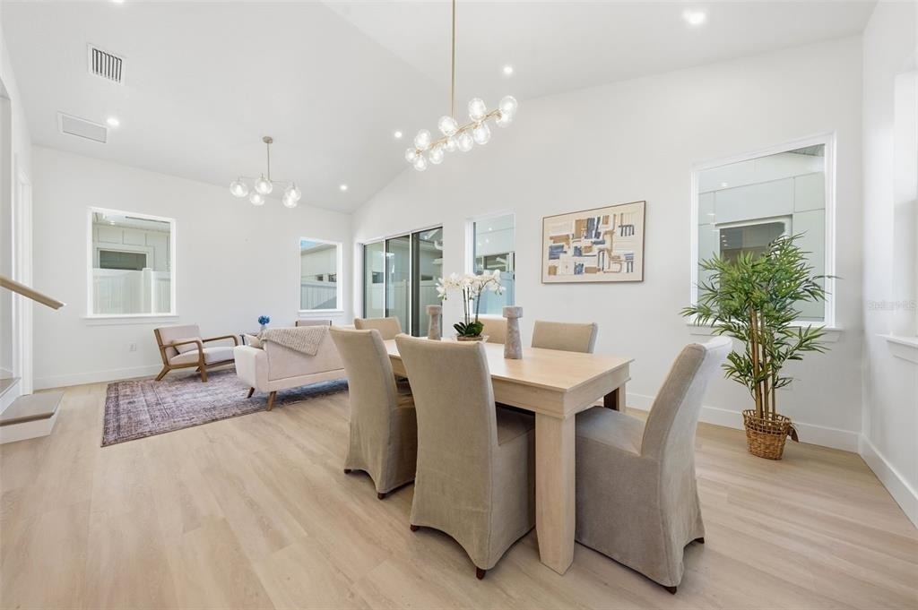 1605 Bryn Mawr Street - Photo 4