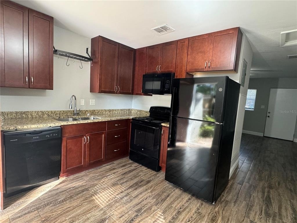 509 Varsity Street - Photo 3