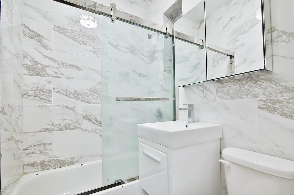 210 East 38th Street - Photo 4
