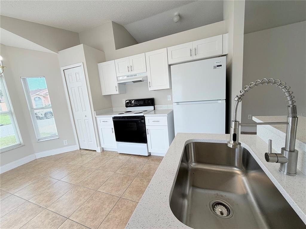 1828 Lacy Lane - Photo 3