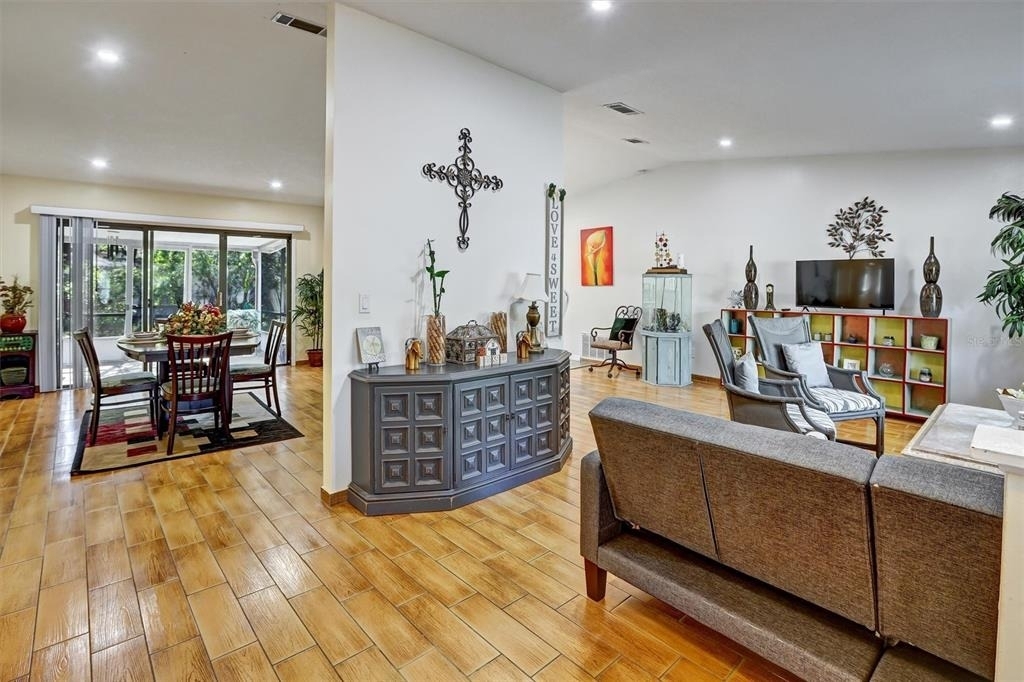 700 Sunbury Drive - Photo 4