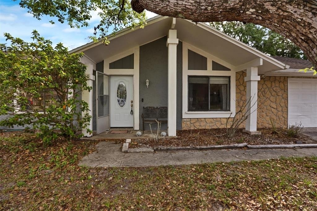 700 Sunbury Drive - Photo 0