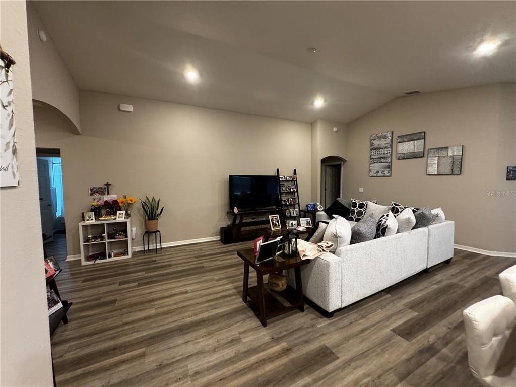 1391 Mountain Flowers Lane - Photo 5