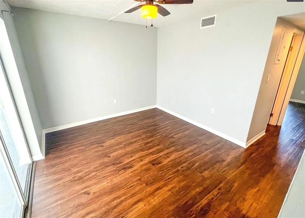276 Polk Avenue - Photo 3