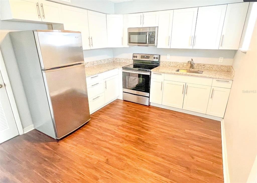 276 Polk Avenue - Photo 1
