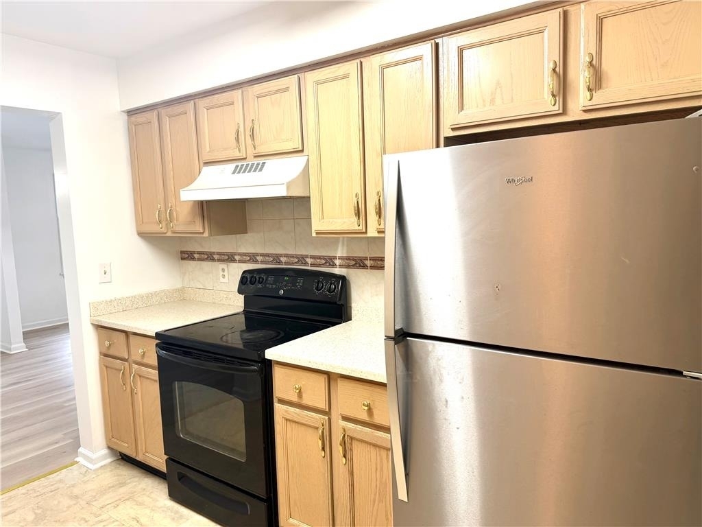 7813 Cross Creek Circle - Photo 5