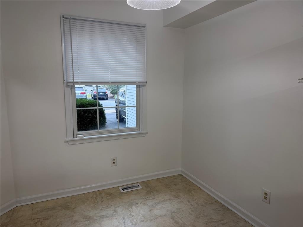 7813 Cross Creek Circle - Photo 3