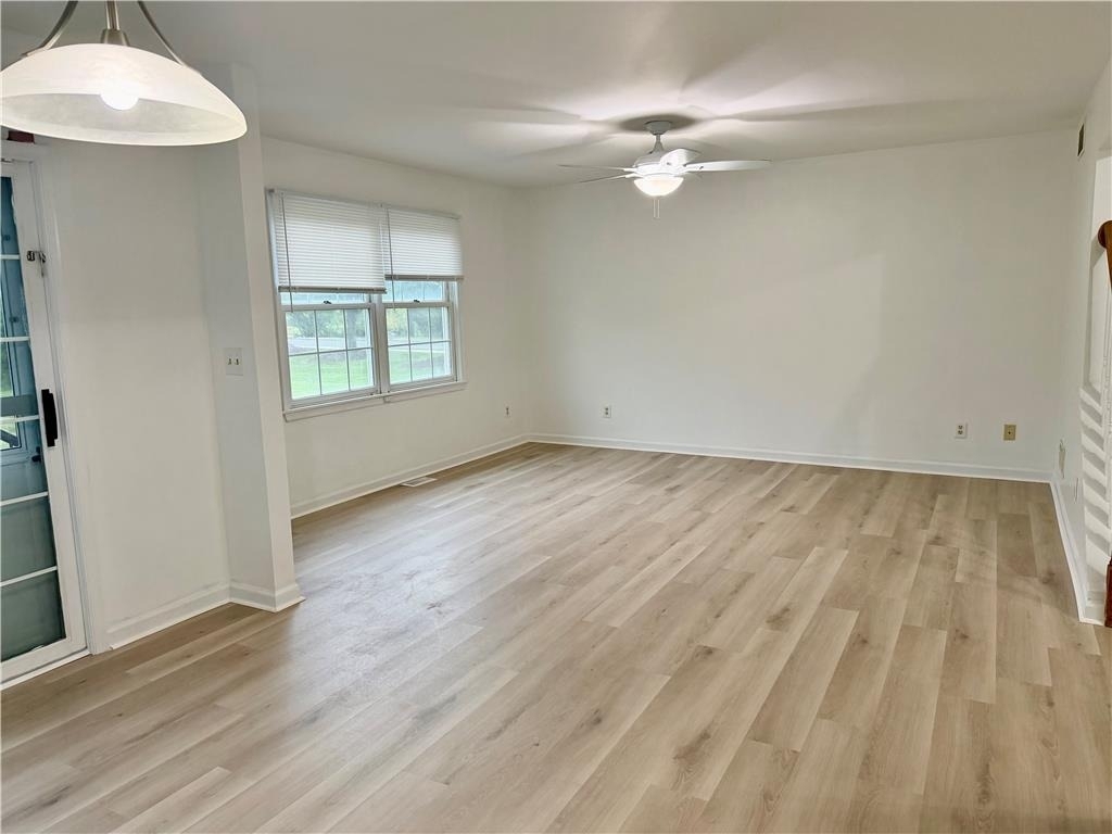 7813 Cross Creek Circle - Photo 10