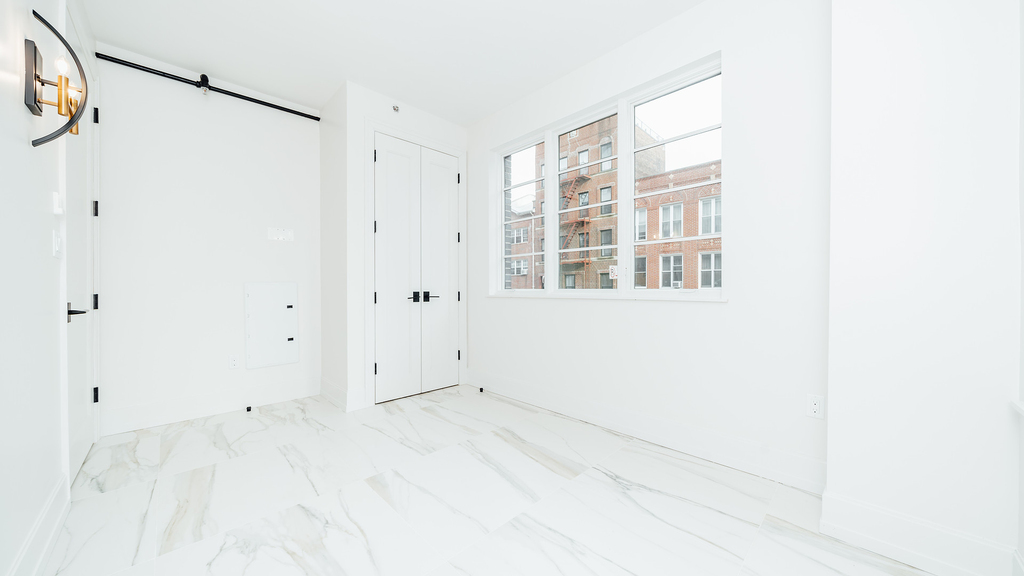 987 Willoughby Ave - Photo 6