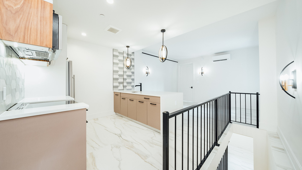 987 Willoughby Ave - Photo 9
