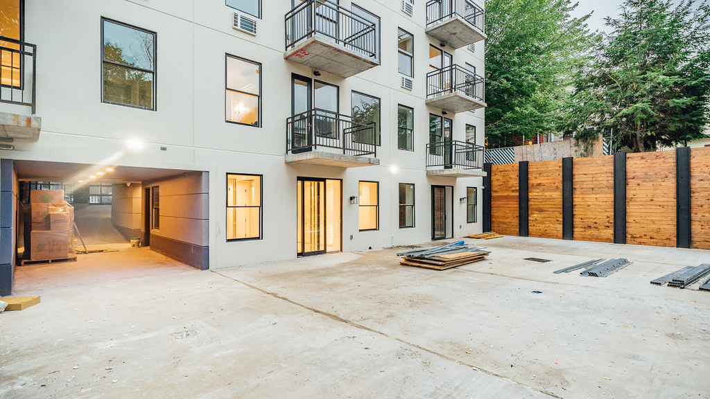 987 Willoughby Ave - Photo 8