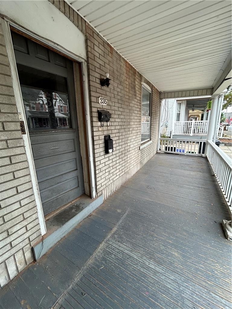 235 E Goepp Street - Photo 2