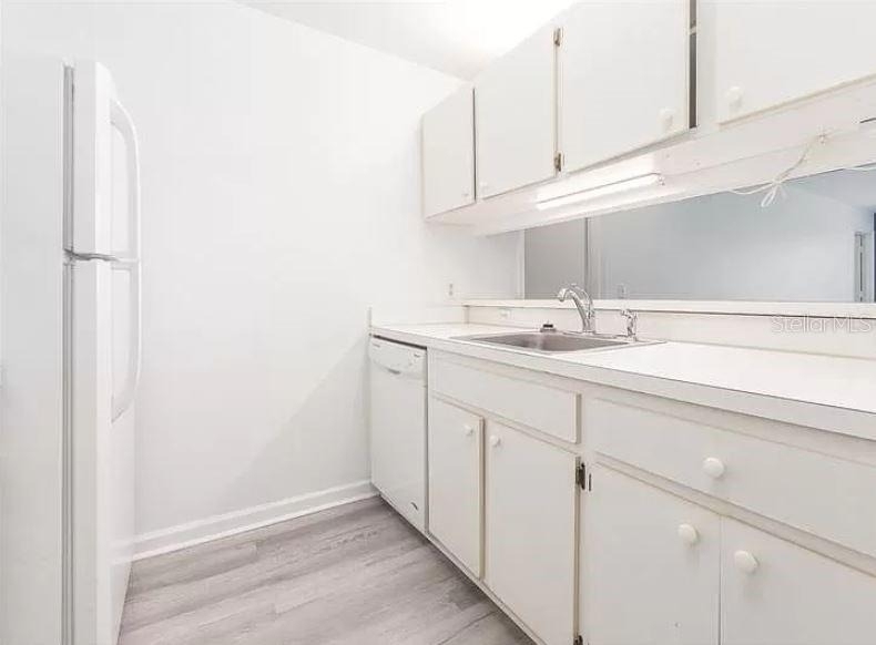 3800 Sw 20th Avenue - Photo 3