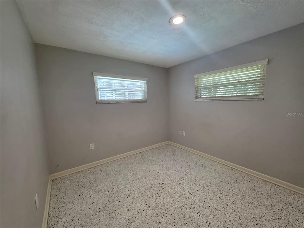 25601 Laylaine Drive - Photo 33