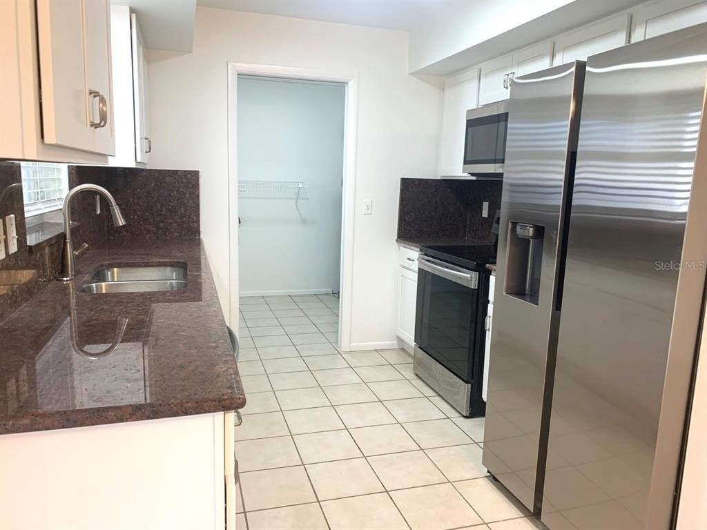 640 Harvey Street - Photo 3
