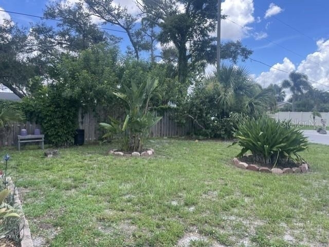2229 Montclair Drive - Photo 2
