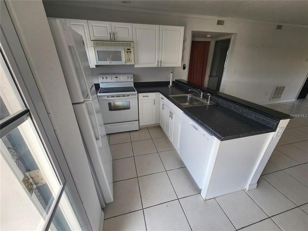 25050 Sandhill Boulevard - Photo 4