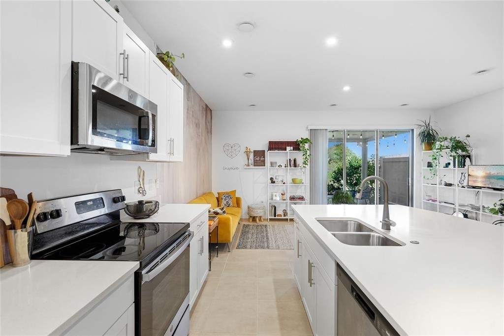 8605 Lunar Skye Street - Photo 9