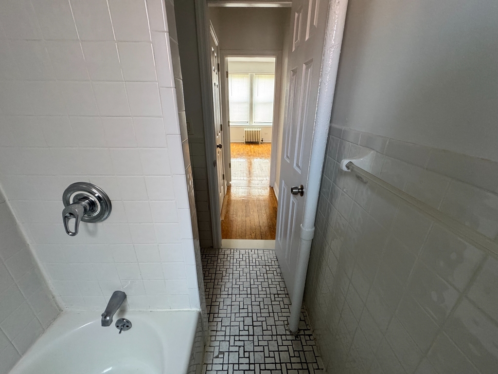 3217 Hull Avenue - Photo 18
