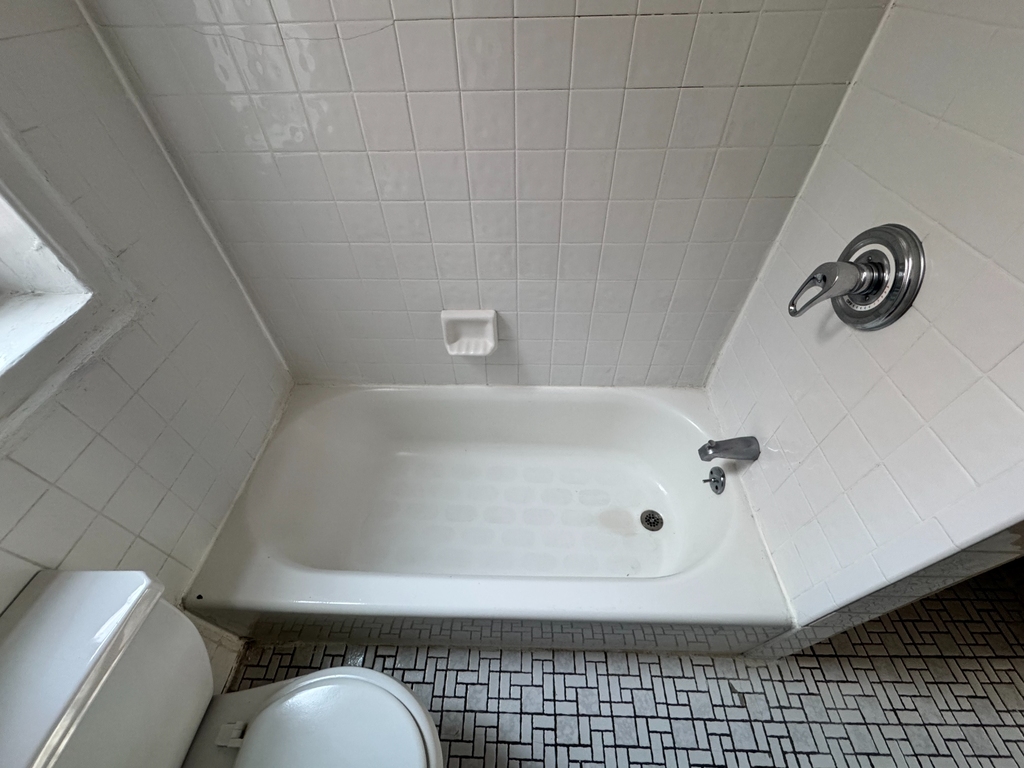 3217 Hull Avenue - Photo 17