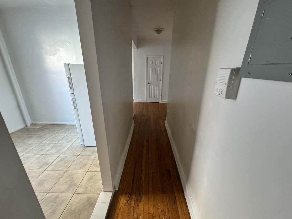 3217 Hull Avenue - Photo 9