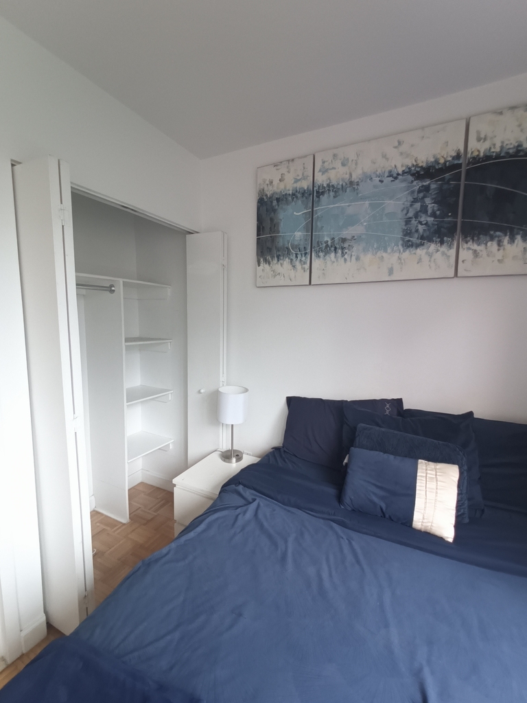 360 West 43rd Street - Photo 4