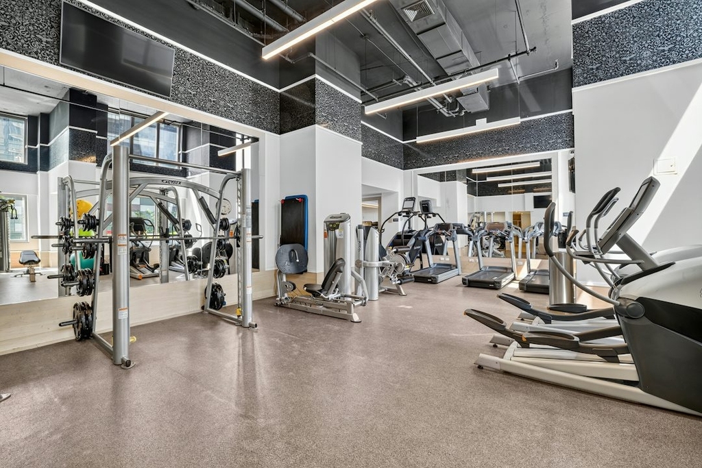 360 West 43rd Street - Photo 12