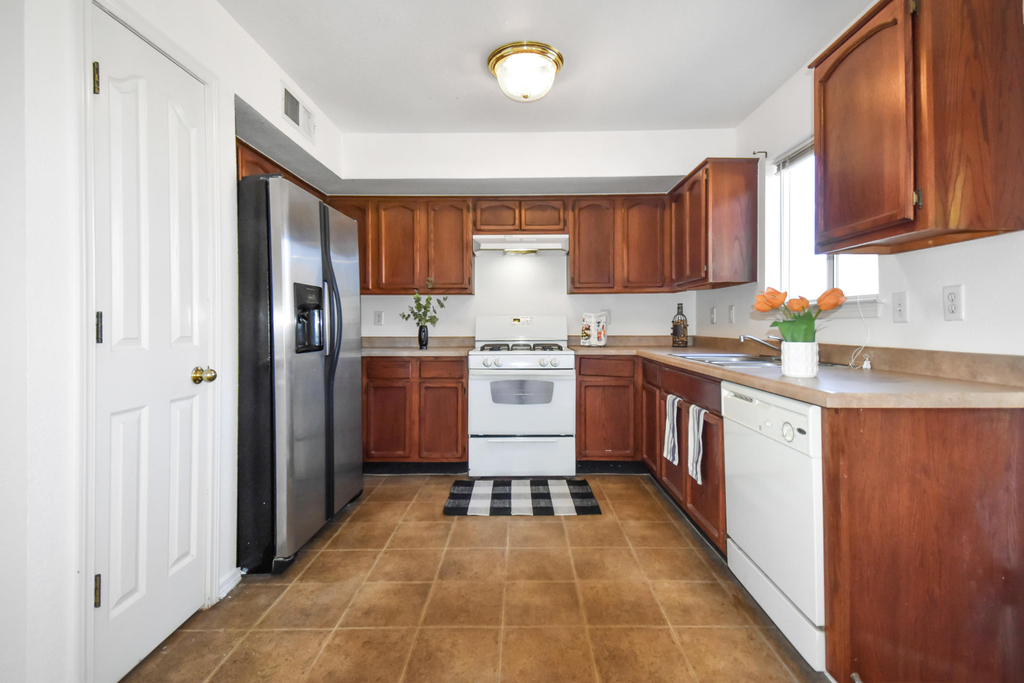12161 Sun Bridge Place - Photo 11