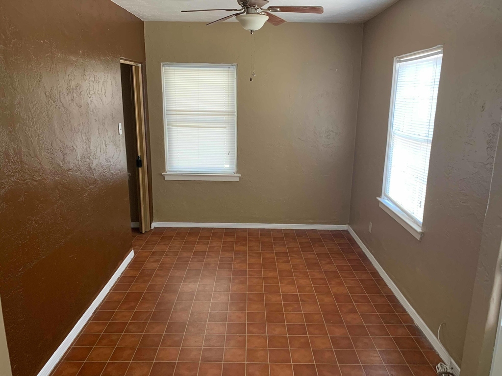 3727 Nashville Avenue - Photo 2