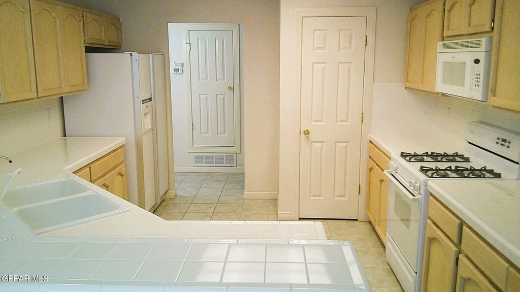 6901 Mineral Ridge Drive - Photo 11