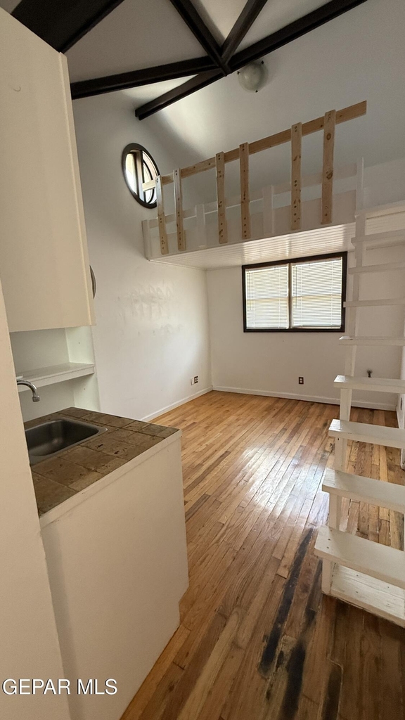 1218 Moore Street - Photo 6