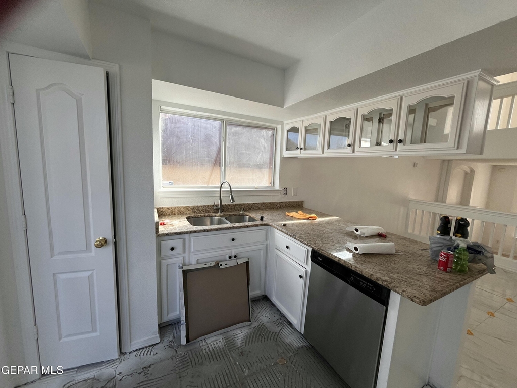 6105 Pecan Park Place - Photo 3