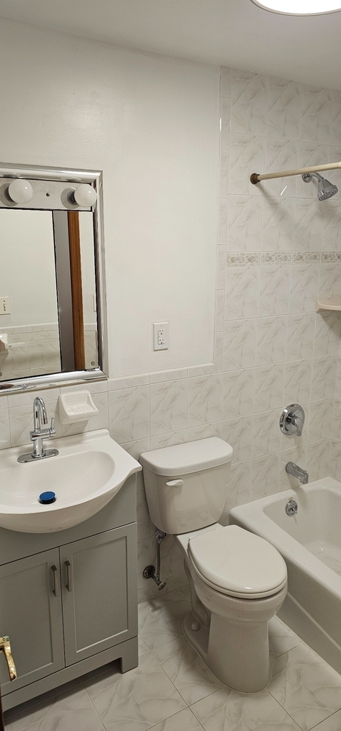 646 74th Street - Photo 4
